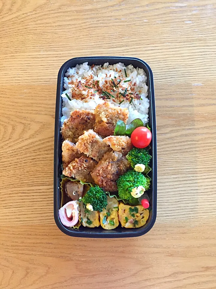 Snapdishの料理写真:ハーブカツレツ🌿弁当♪|hiromiさん