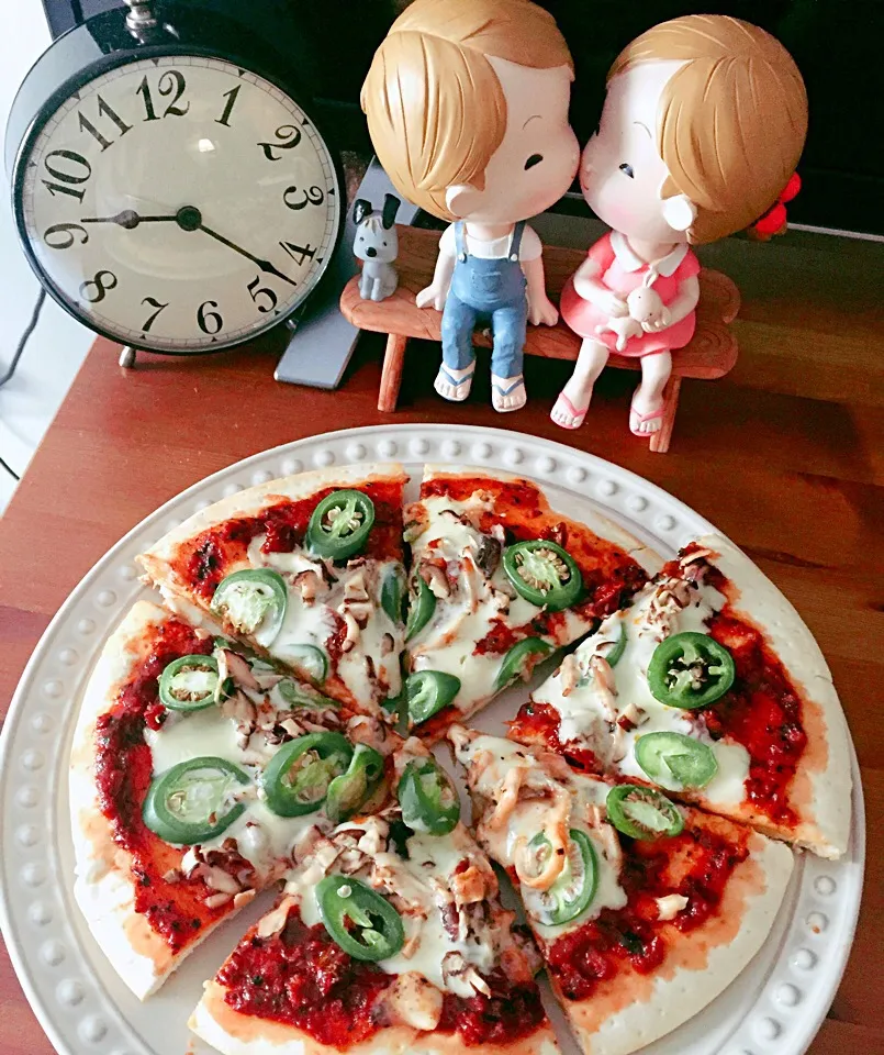 Snapdishの料理写真:Jalapeno Shiitake Mushroom Pizza ❤️|Indulgeさん