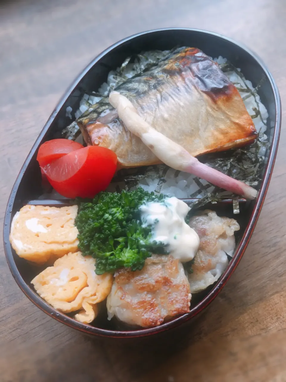 今日のお弁当
・鯖西京漬
・シュウマイ揚げ焼き
・出汁巻き|akiさん