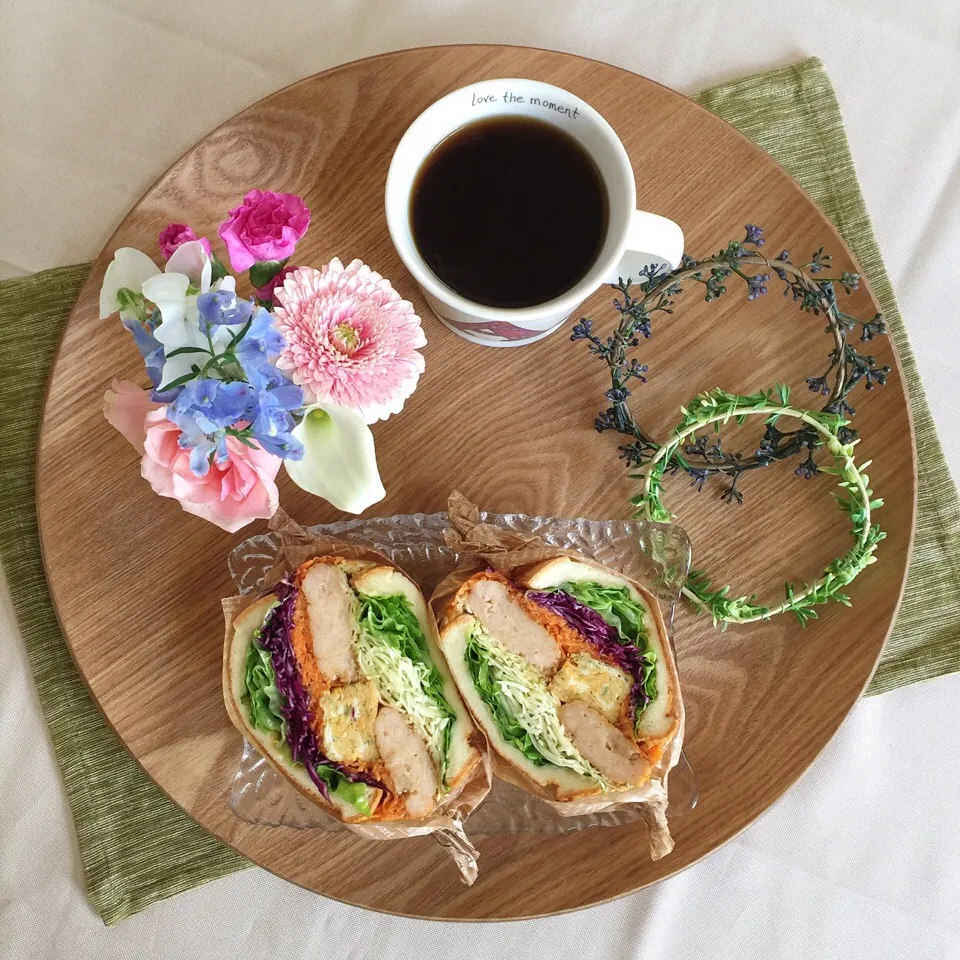 Snapdishの料理写真:4/24❤︎照り焼きチキン&青海苔入り卵焼き野菜たっぷりサンド❤︎|Makinsさん