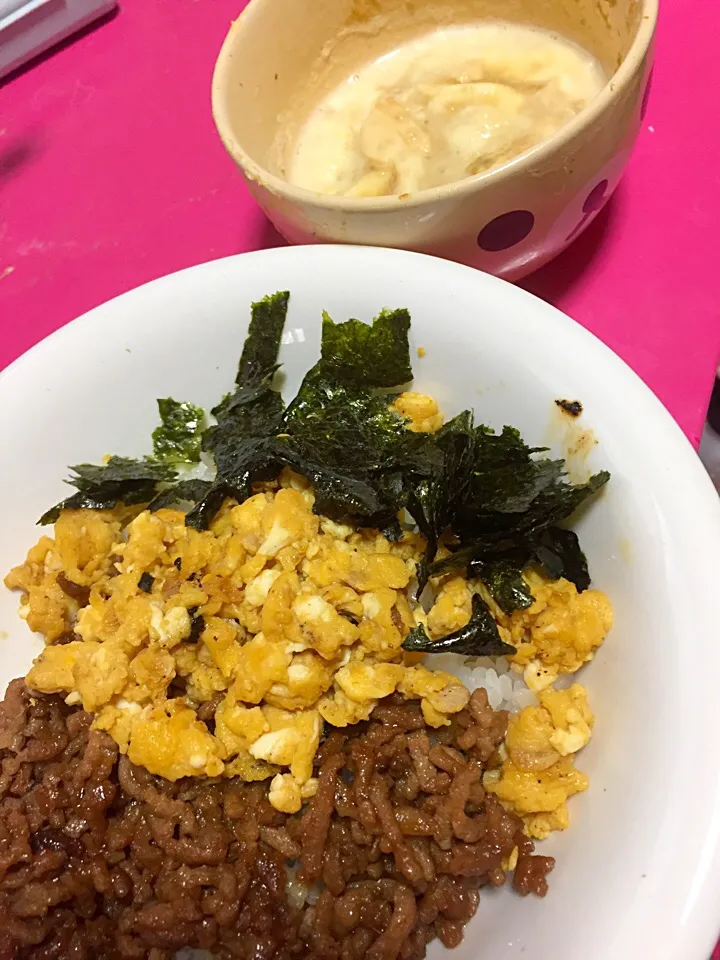 Snapdishの料理写真:三色そぼろ丼❤️豆乳入り豆腐|ゆさん