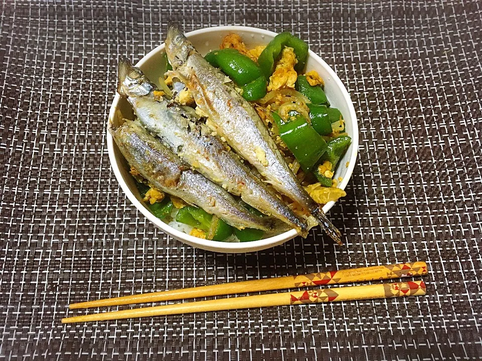 ししゃもと野菜炒め丼🐟|くろねこっく🐈‍⬛さん