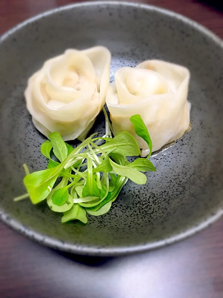 Snapdishの料理写真:薔薇餃子|なみさん