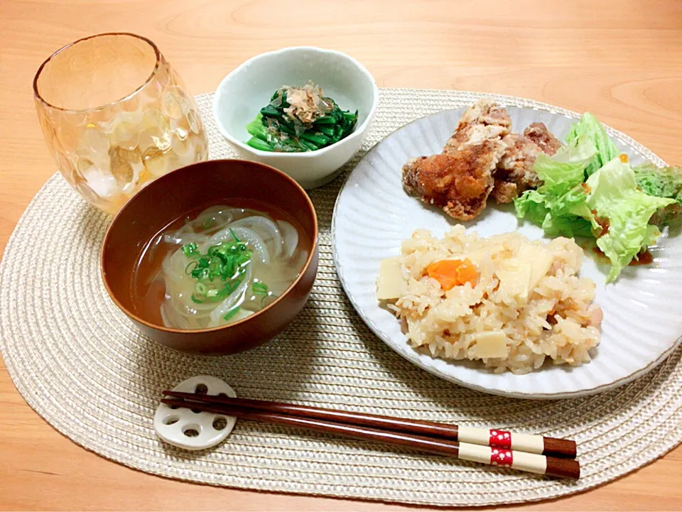 プレートごはん

唐揚げ
筍ご飯
ほうれん草のおひたし
玉ねぎのスープ|naaaさん