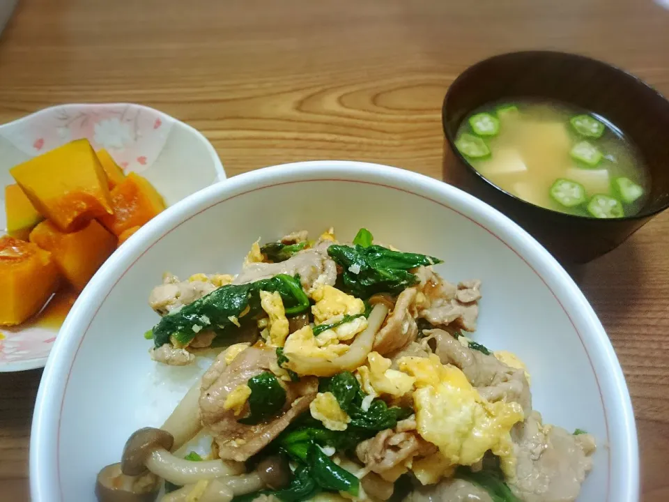 Snapdishの料理写真:・ポパイ丼
・南瓜の煮物
・豆腐とオクラの味噌汁|ようかんさん