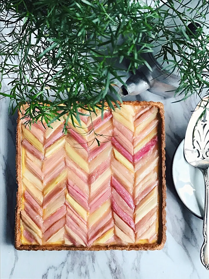 Snapdishの料理写真:Rhubarb and orange tart|rick chanさん