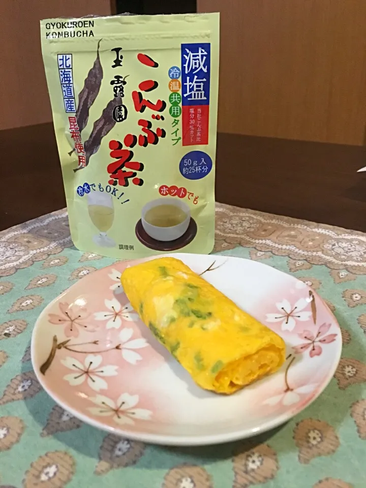 Snapdishの料理写真:減塩こんぶ茶で卵焼き|チビミミさん