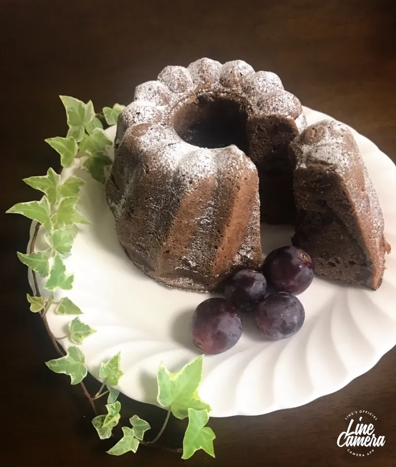 マダム とんちんさんの料理 しっとり フルーツチョコレートケーキ🍎|とんちんさん