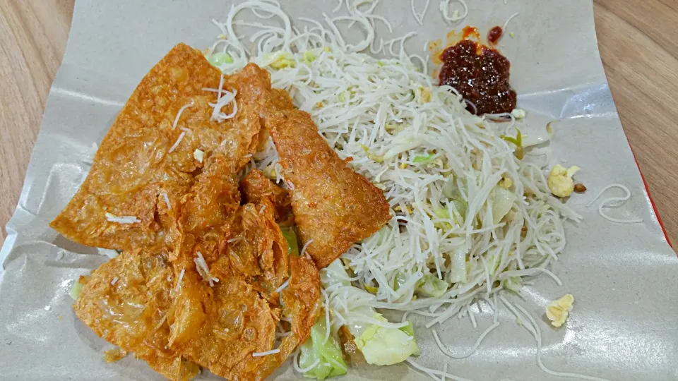 Today's breakfast 😍 white beehoon with fried crispy vegetarian goose 👅💋💖|🌷lynnlicious🌷さん