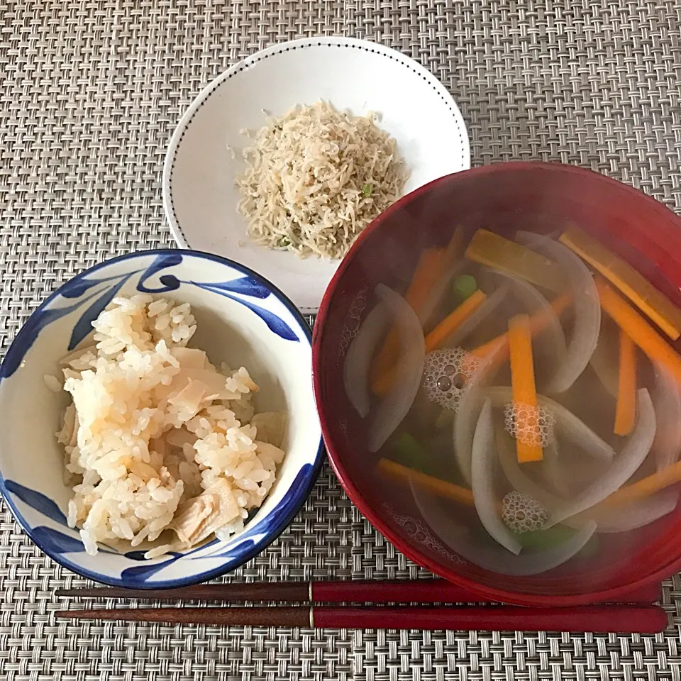 佐渡米で炊いた筍ごはんと新玉のお吸物🍚|saoricocoさん