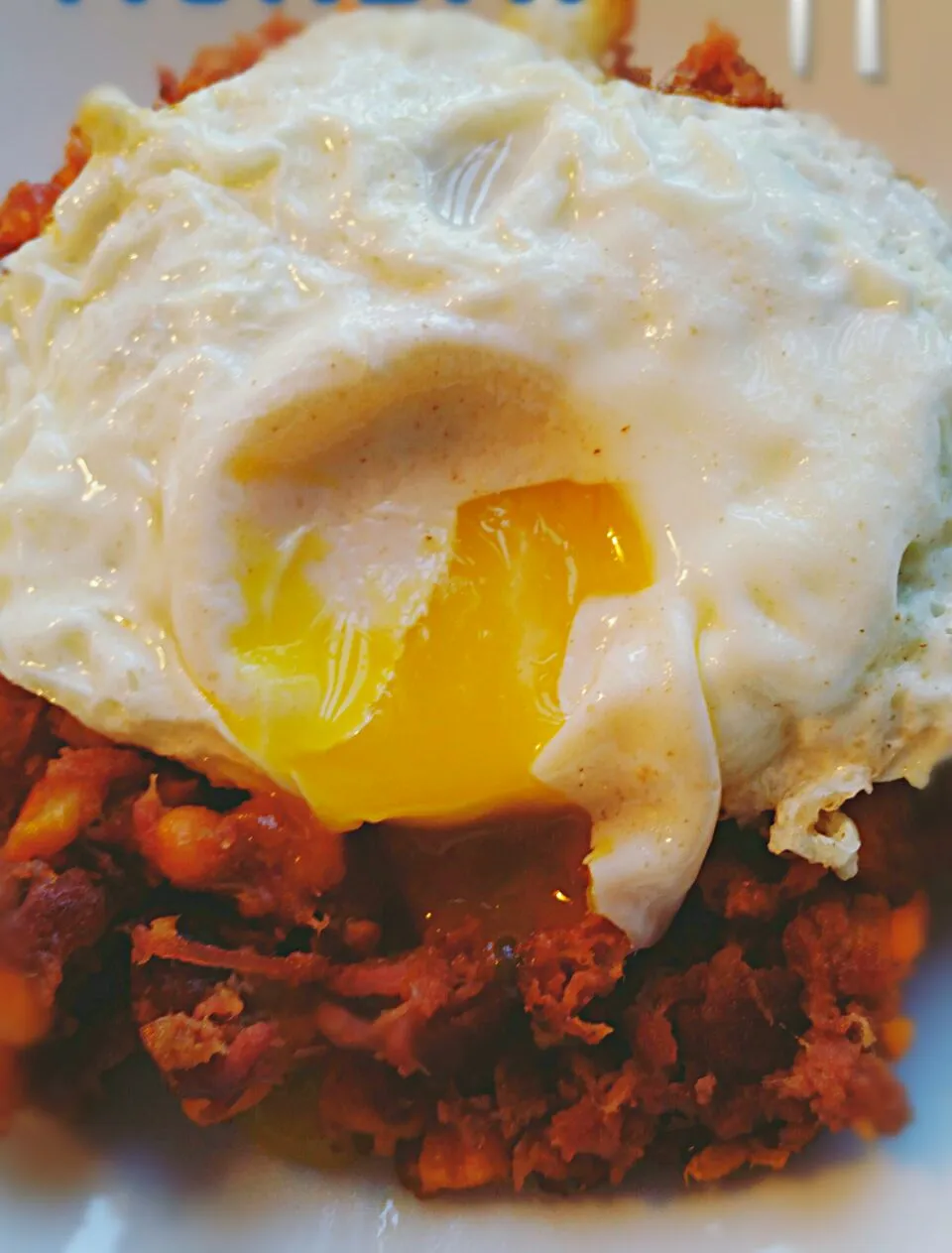 Snapdishの料理写真:Corned Beef Sweet Potato Hash w/ Fried Egg|S Theoさん