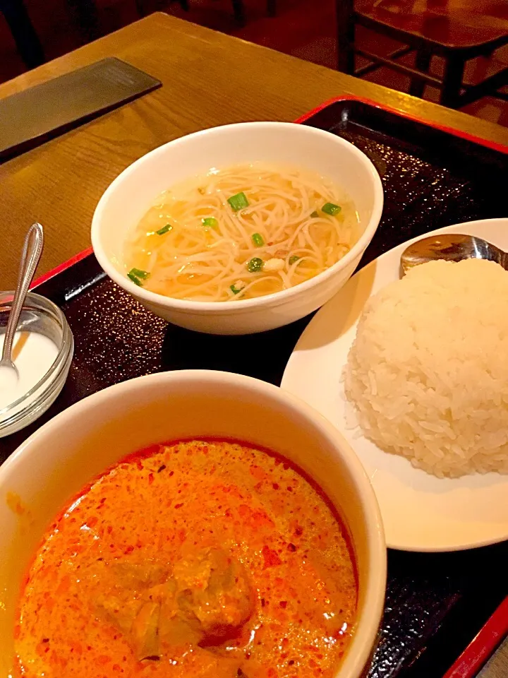 Thai red chicken curry lunch
@RAK THAI 高輪口|akkkkkさん