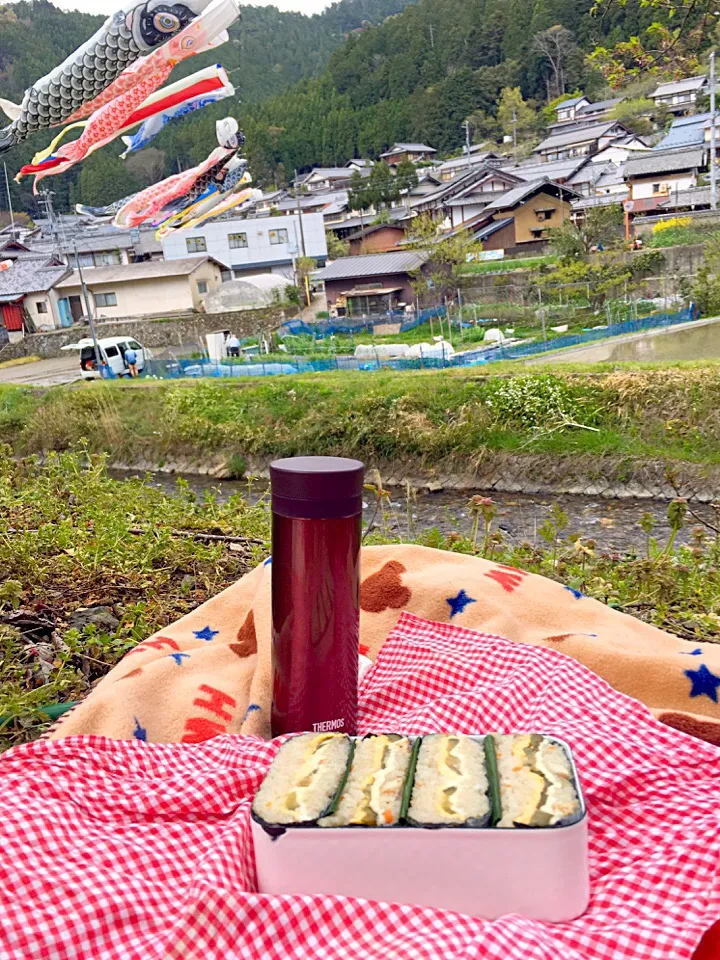 ピクニック・ランチ♬ (▰˘◡˘▰)☝︎ #ピクニック・ランチ #ピクニック #ピクニック弁当 #lunchbox #lunch #お弁当 #弁当 #弁当男子 #obento #おにぎらず|Yoshinobu Nakagawaさん