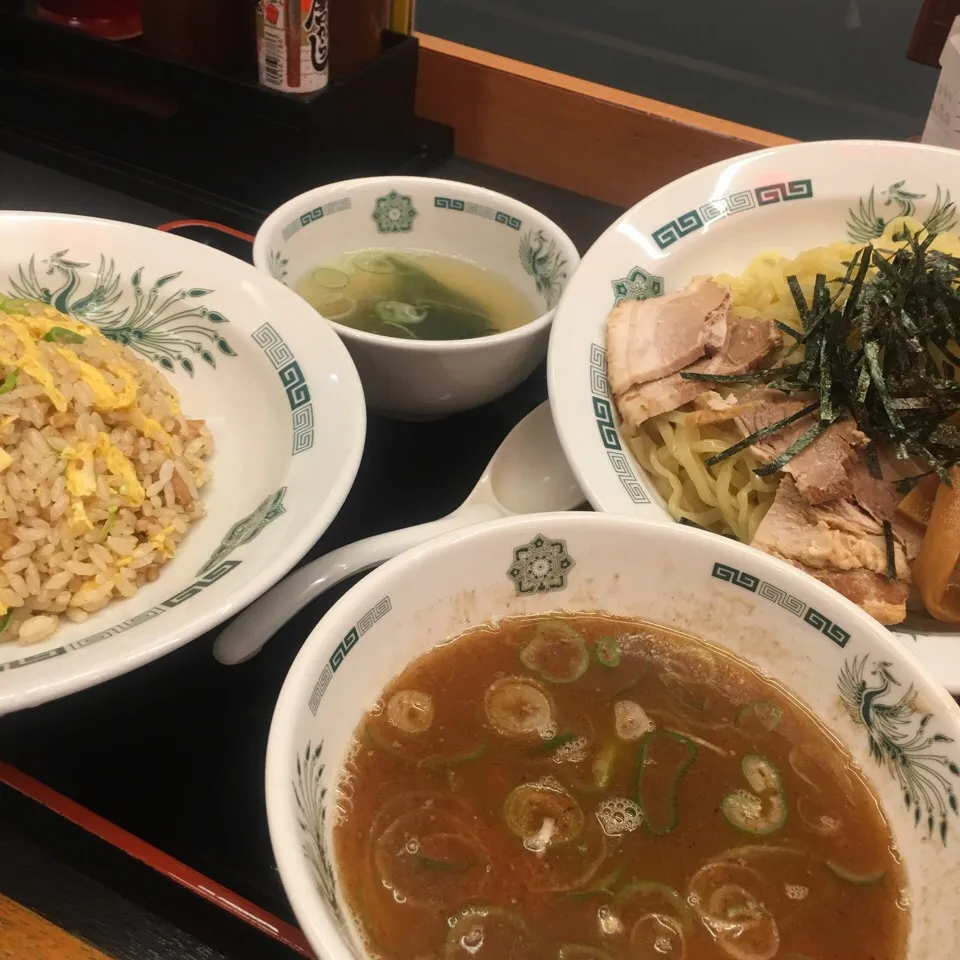 Snapdishの料理写真:つけ麺大盛りとチャーハン|Hajime Sakaiさん