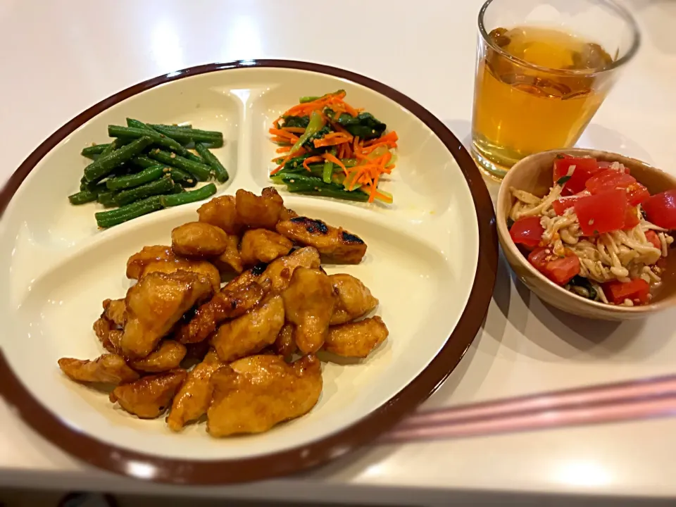 ササミの焼き鳥風
トマトとえのきのサラダ
小松菜と人参のナムル
いんげんのお浸し|さや助さん