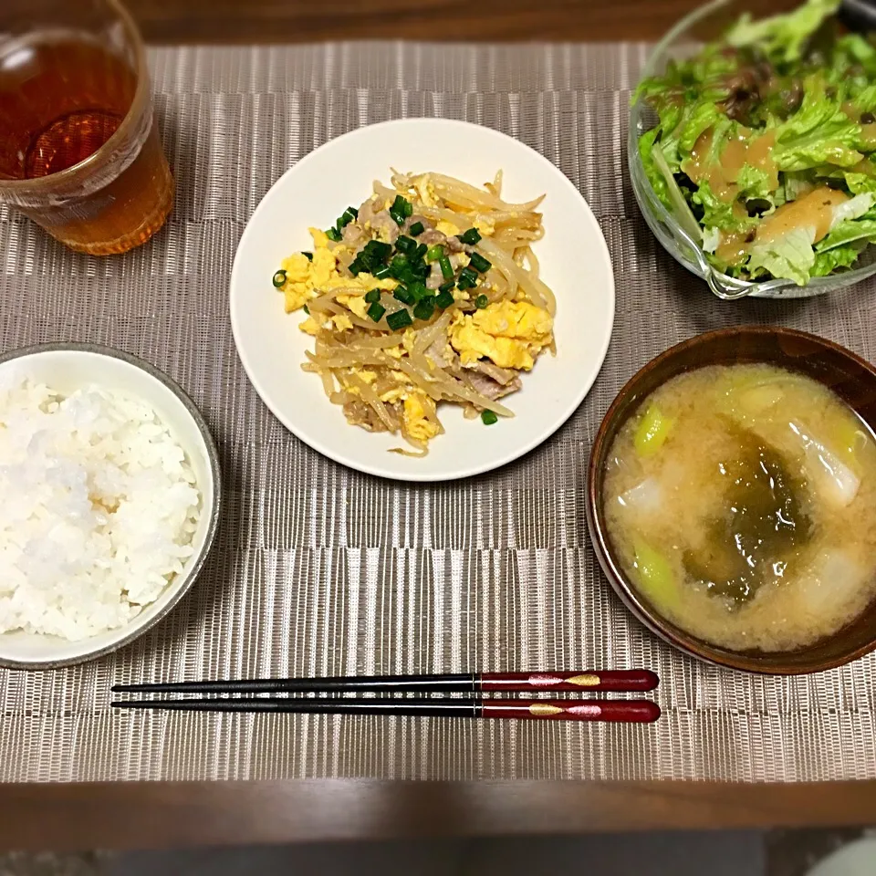 かぶとネギととろろ昆布の味噌汁
もやしと豚肉のふんわり卵炒め|たまさん