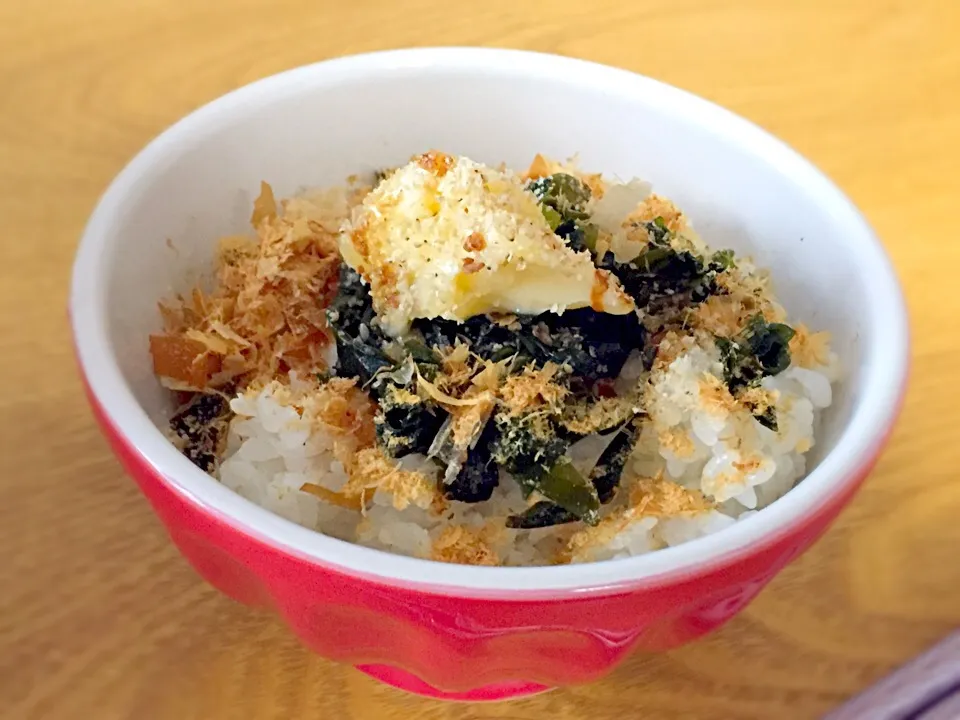 バターの香りのわかめ醤油ごはん♪|あやさん