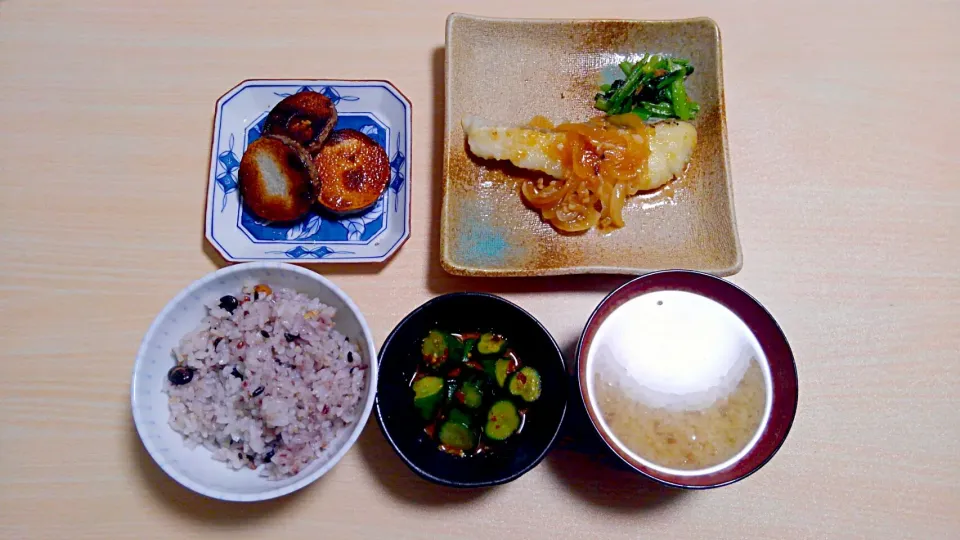 4月21日　鱈の野菜あんかけ風　きゅうりのピリ辛ラー油和え　山芋焼き　お味噌汁|いもこ。さん