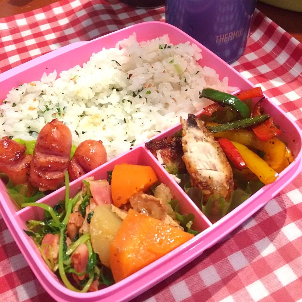 今日のお弁当🍱 肉じゃがとカジキフライ🐟で いってらっしゃい👋|mokoさん