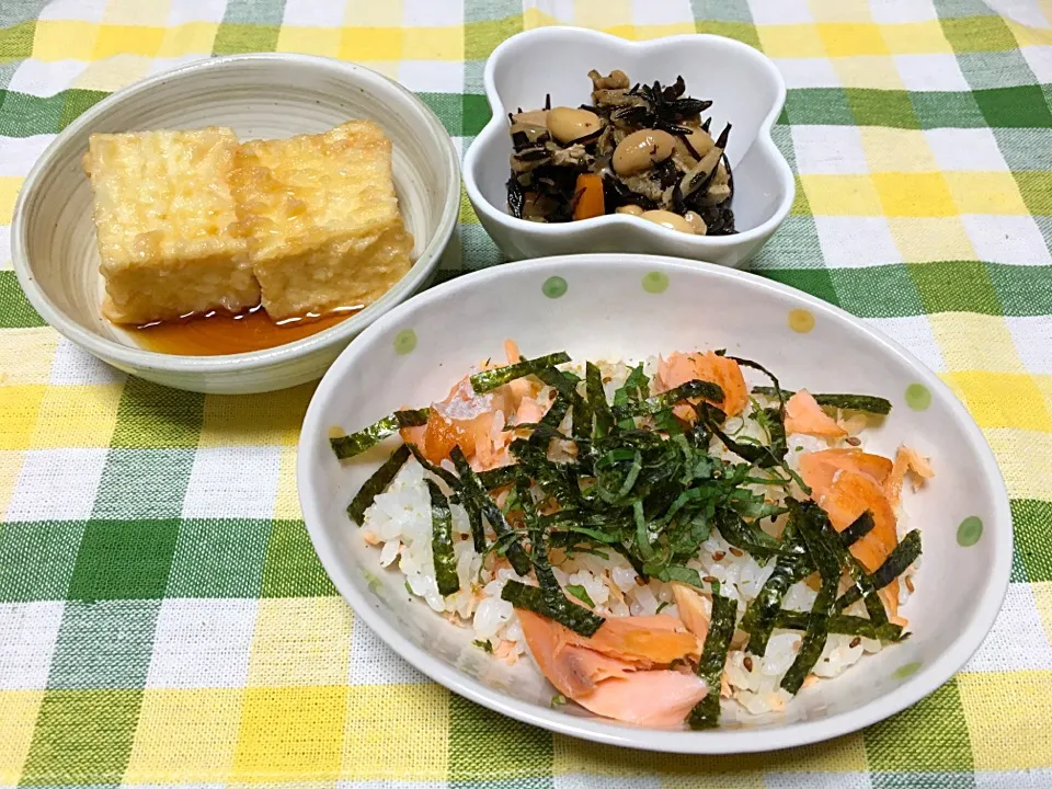 柚子塩風味の鮭ゴハンとひじき煮 揚げ出し豆腐|eiyadeさん