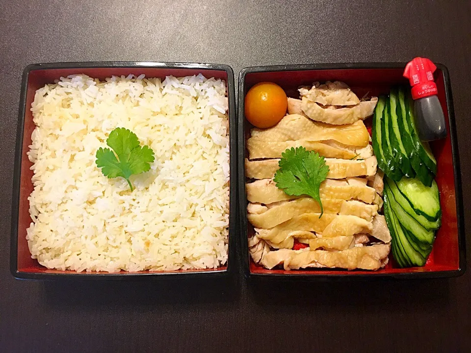 ข้าวมันไก่ 🍱 kao man kai 🐔 
#お弁当 #lunchbox #lunch #kaomankai #thaifood #homemade #homecook #homecooking #bento #bentobox #obento #obentoformyson #โอเบนโต#เบนโต |sirakorn owadaさん