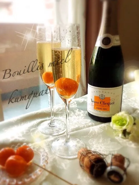 みったんさんの料理 金柑煮をシャンパンに入れてみました🥂🍊|桜央里さん