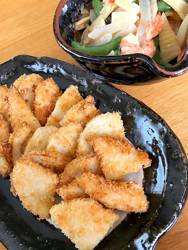 今日のランチはみんなでたけのこ祭り🤗🎶
たけのこのフライ、筍とスナップえんどうと柚子こんにゃくと海老の酢味噌和え😋💕|5ネコママさん