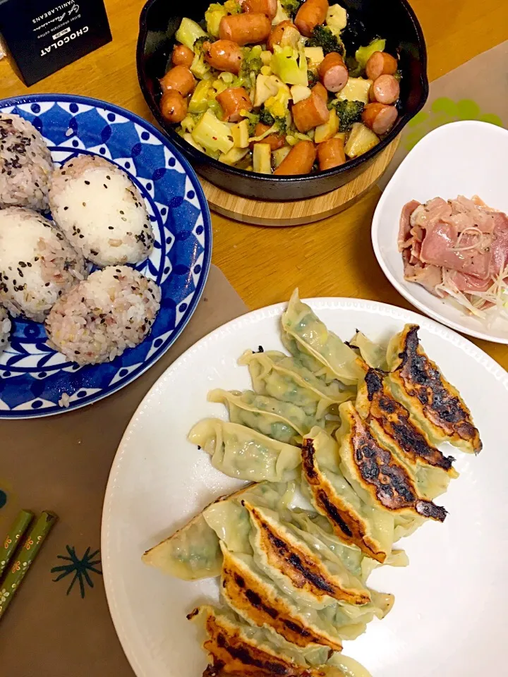 Snapdishの料理写真:4/26夕飯#ギョウザ #アヒージョ|Tomoko  Kawaharaさん