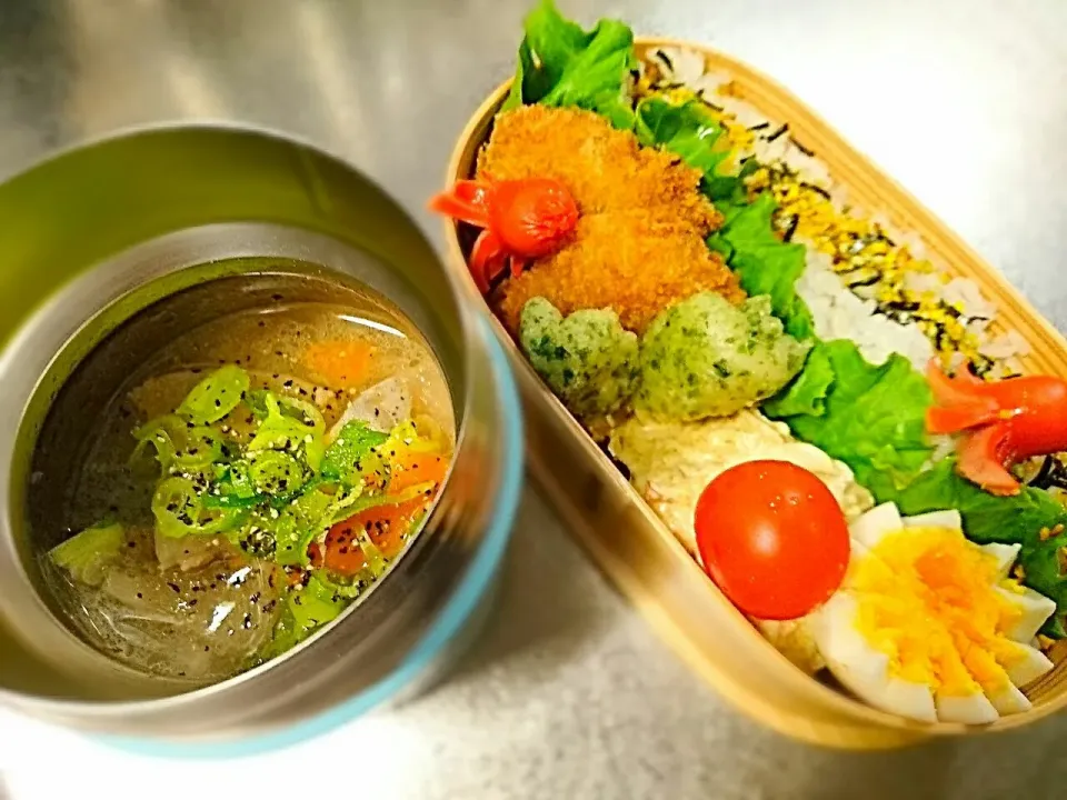 今日は、お弁当～
●いわしの大葉フライ
●竹輪の磯辺揚げ
●カレー風味コールスローサラダ
●ゆで卵
●すまし豚汁|yokoさん