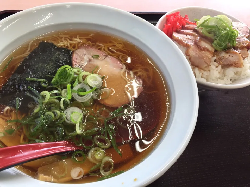 しょうゆラーメン・チャーシュー丼1.5倍🍥|まさとさん