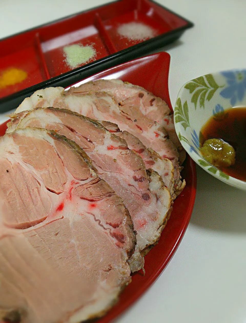 Roast pork with wasabi ponzu ローストポーク ヨッチャンさんのおすすめ、#ワサビポン酢 で食べてみたら美味しい～🙌|まめさん