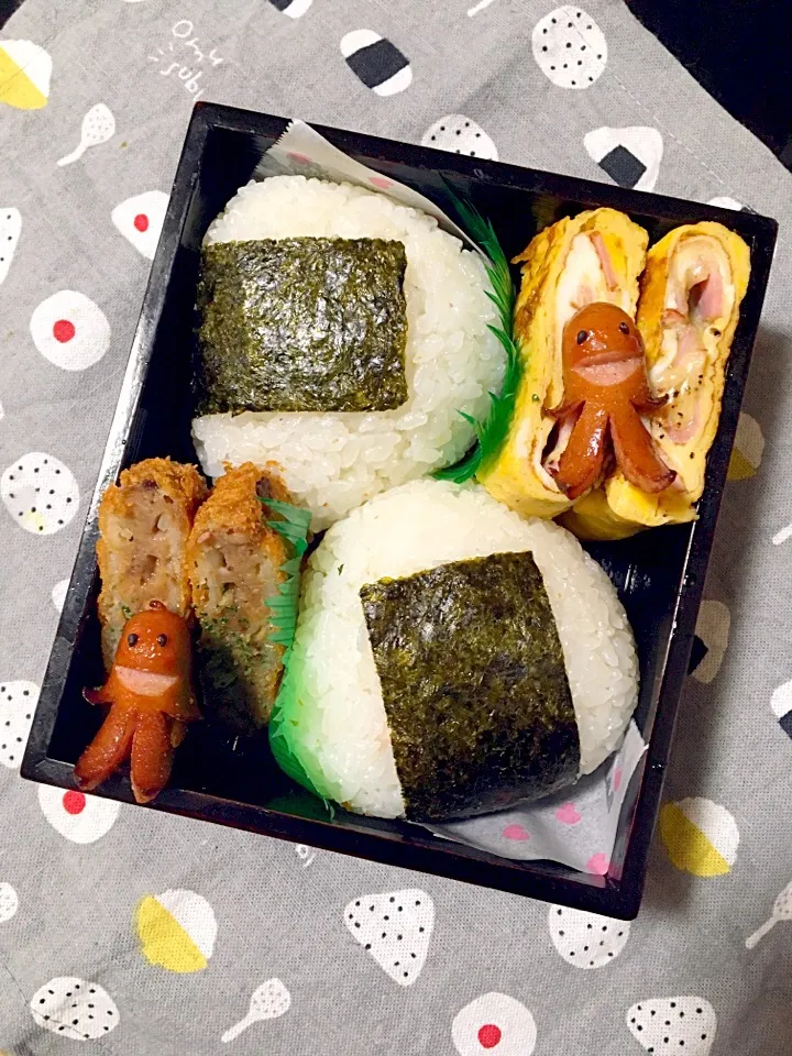 おにぎり弁当🍙

今日は ご指定により
おにぎり弁当に🍙

やっと明日は休みだ〜‼︎ウキウキ









板橋|にゃおさん