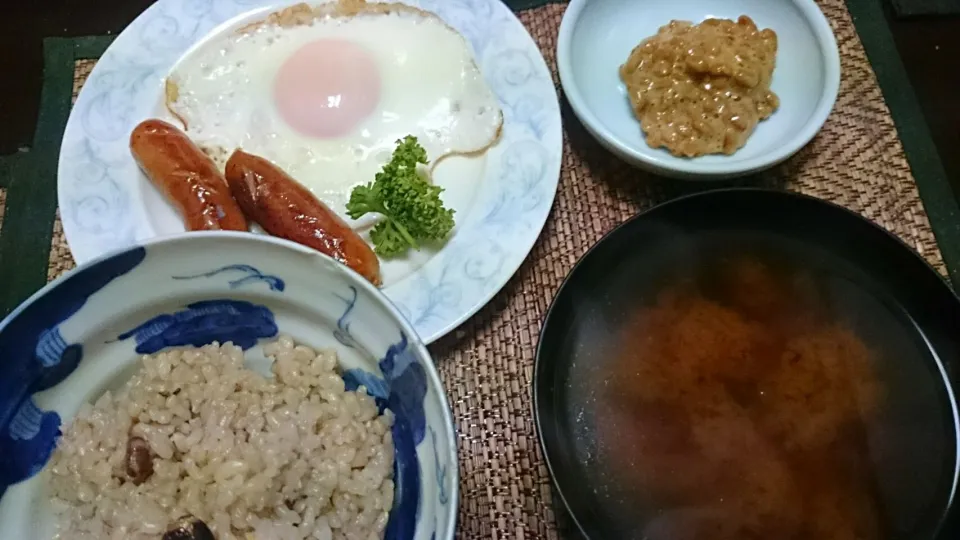 目玉焼き＆納豆＆ふきの味噌汁|まぐろさん