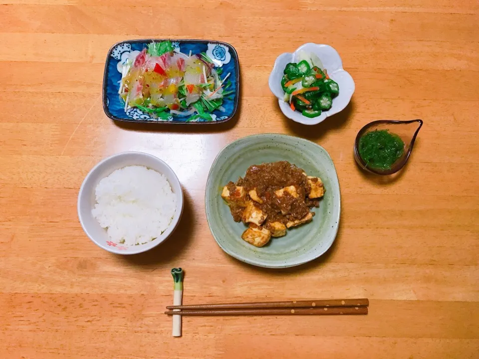 夕ごはん
カレー麻婆豆腐 
鯛のカルパッチョ
オクラの酢の物|ちゃみこさん