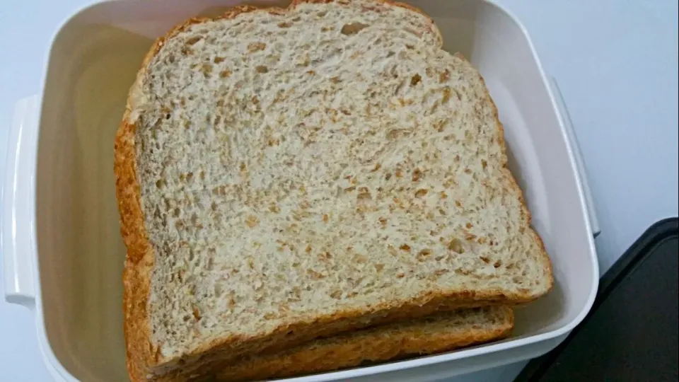 Sunshine Australian Oats Wholemeal Soft Bread with Lurpak butter|🌷lynnlicious🌷さん