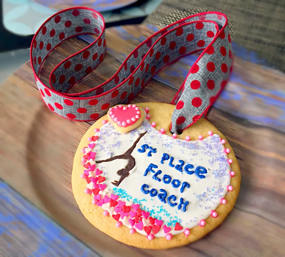 🍪 Cookie Medal for Gymnastic Coach🍪 made by 8 year old💗|The Reinhartsさん