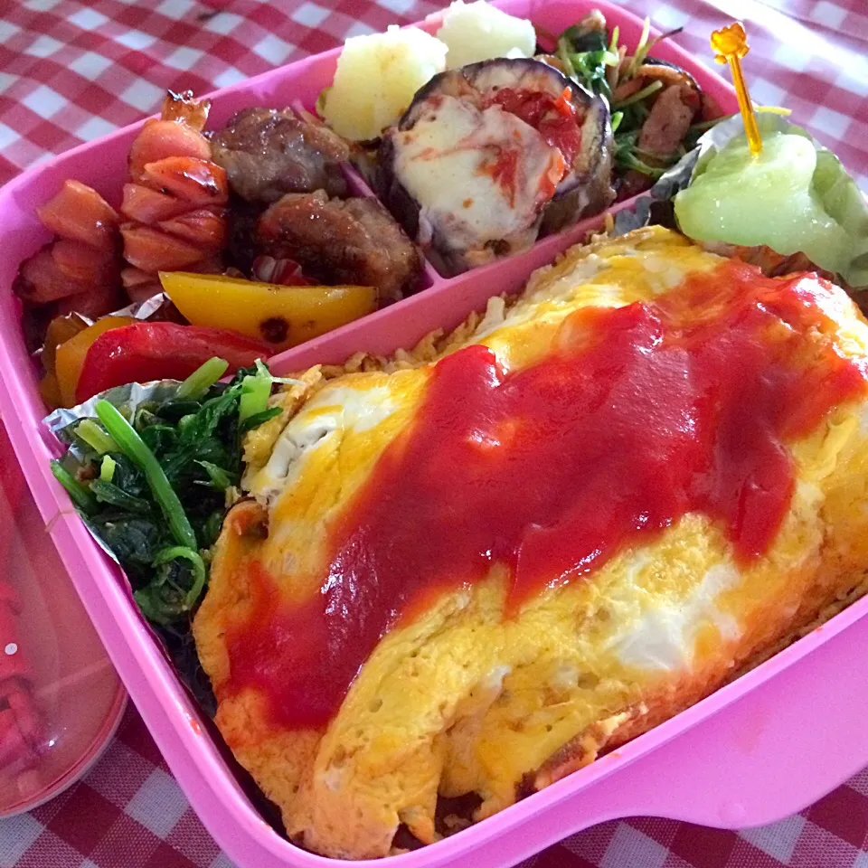 オムライスのお弁当🥚✨|mokoさん