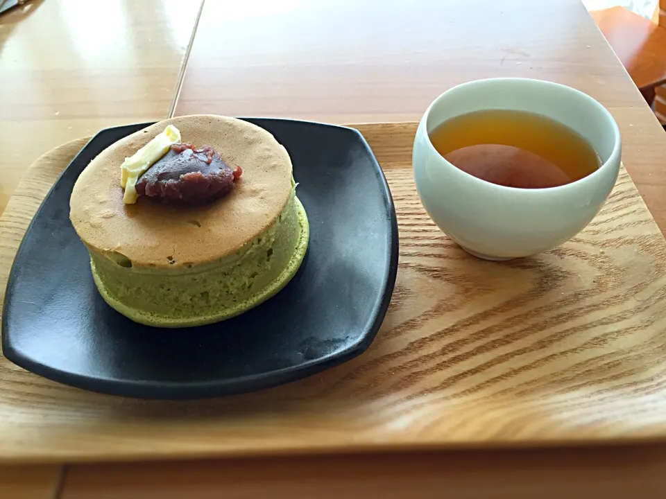 ふわふわパンケーキ青汁バージョンは、名古屋的トッピングで❤︎|Satomi Cafeさん