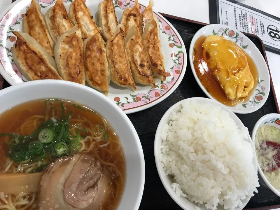 Snapdishの料理写真:餃子定食➕らーめん|takashiwagaさん