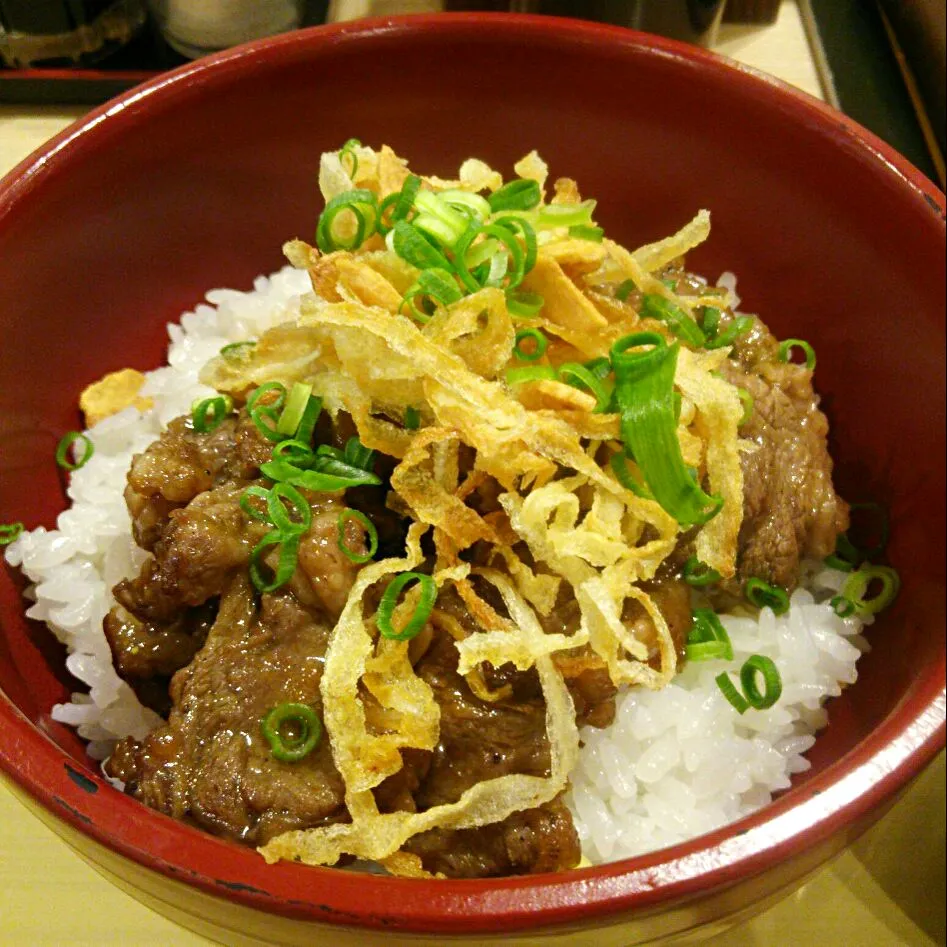 Snapdishの料理写真:ハイウェイレストランのごはん 『ビフ丼』|大石さん