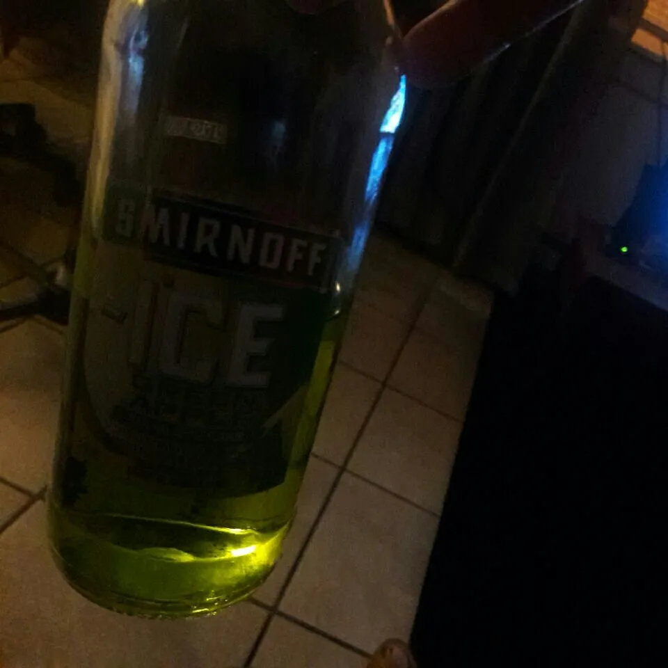 Snapdishの料理写真:Drinking Smirnoff ice green apple|Carolyn Sincere Marshallさん