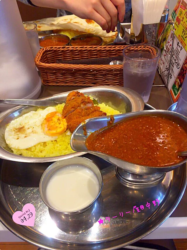 Snapdishの料理写真:★☆お出かけランチ☆★ターリー屋のタンドリーチキンカレー♪|さとみさん