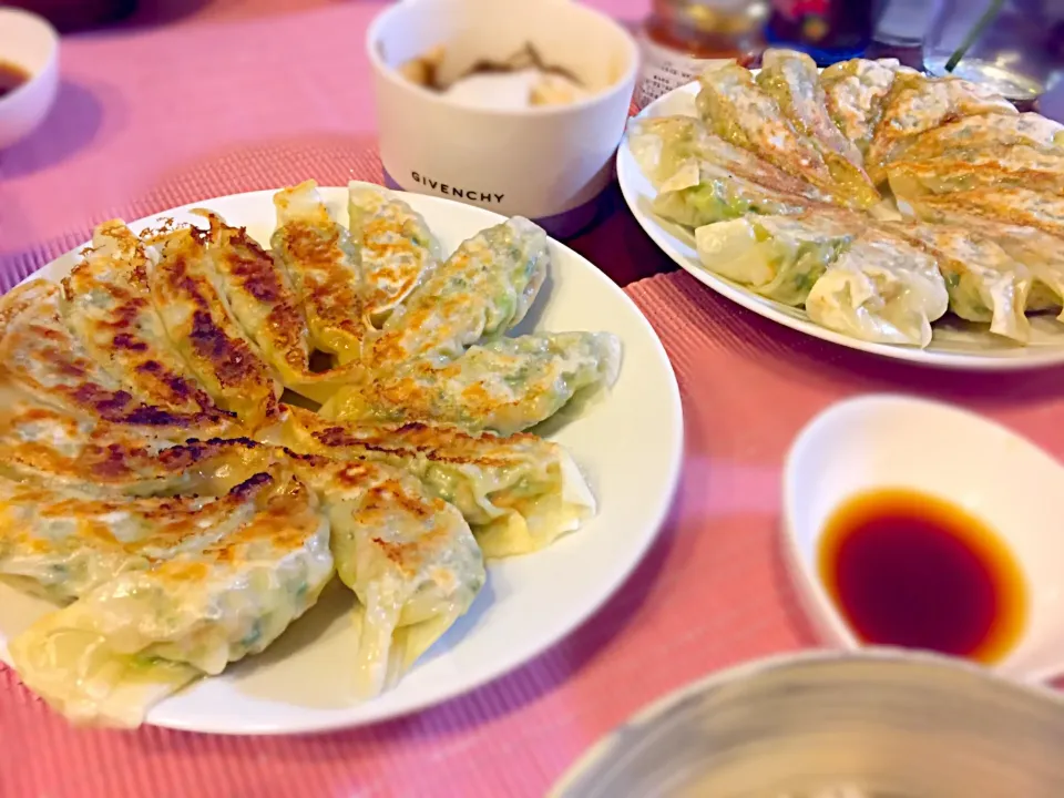 野菜たっぷり餃子とパクチー餃子|みゆきさん