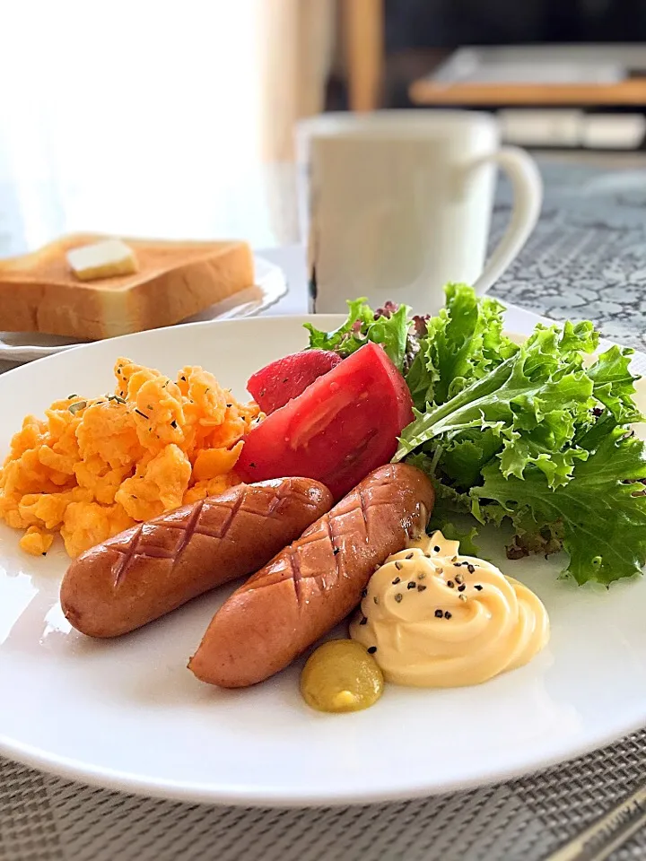 休みの日                                                     収穫した野菜で朝食らしい朝食|ヨシヨシさん