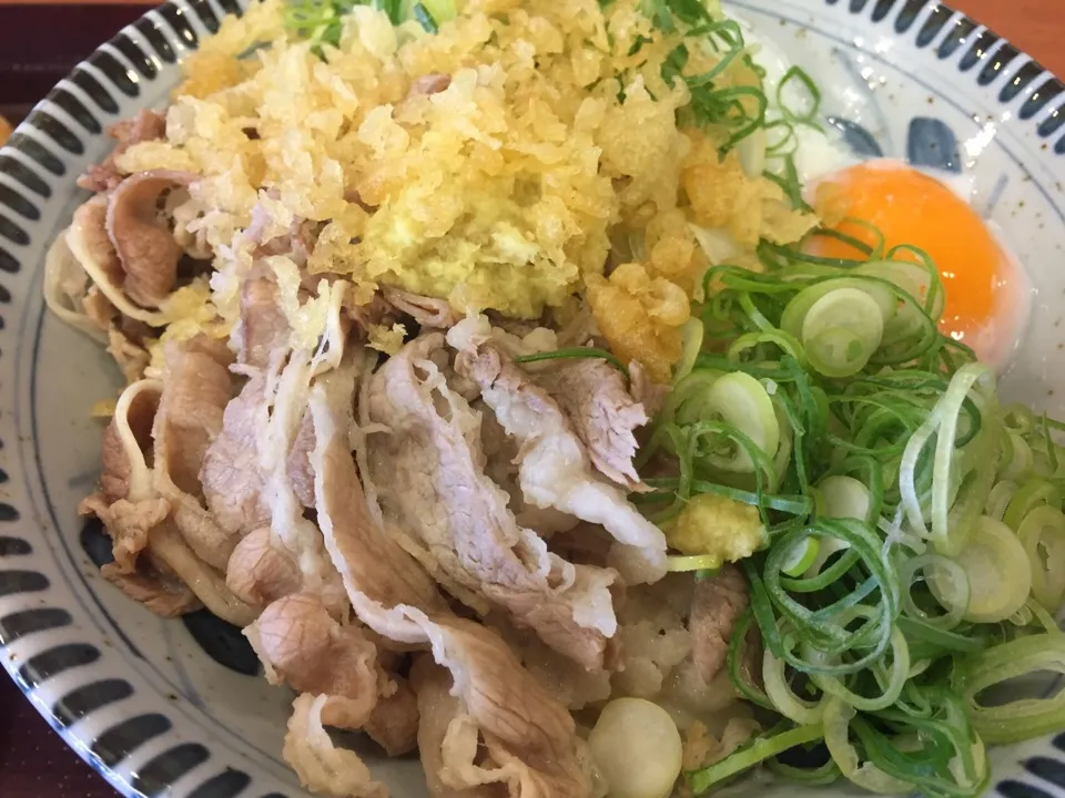 牛肉釜玉だし醤油うどん、大盛🐽|buhizouさん