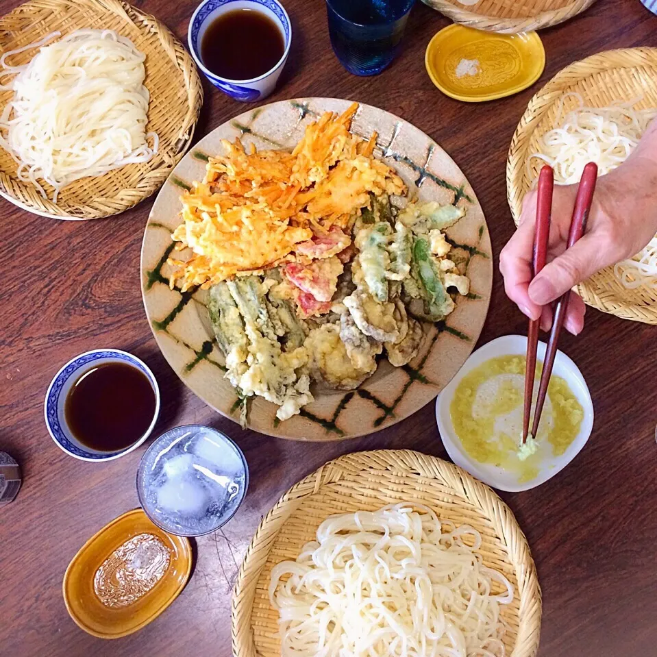 Snapdishの料理写真:精進揚げと稲庭うどん🥕／Vegetable Tempura, Inaniwa Udon Noodles🌿|angiee♡さん