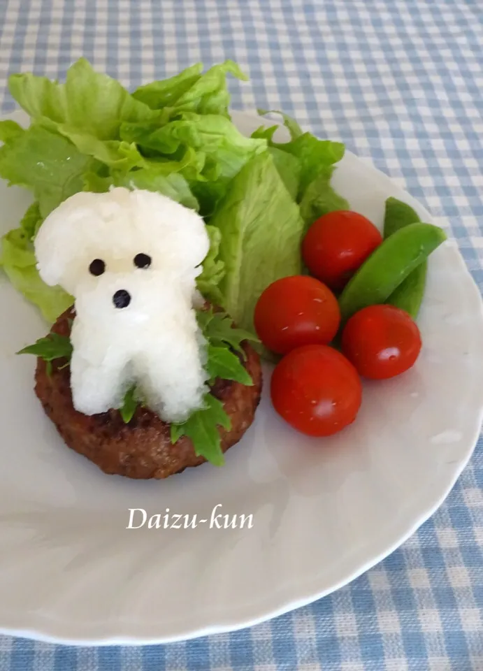 和風ハンバーグ🍳に・・
大根おろしで作ったわんこ🐩をのせてみました😉|Ｌilicaさん