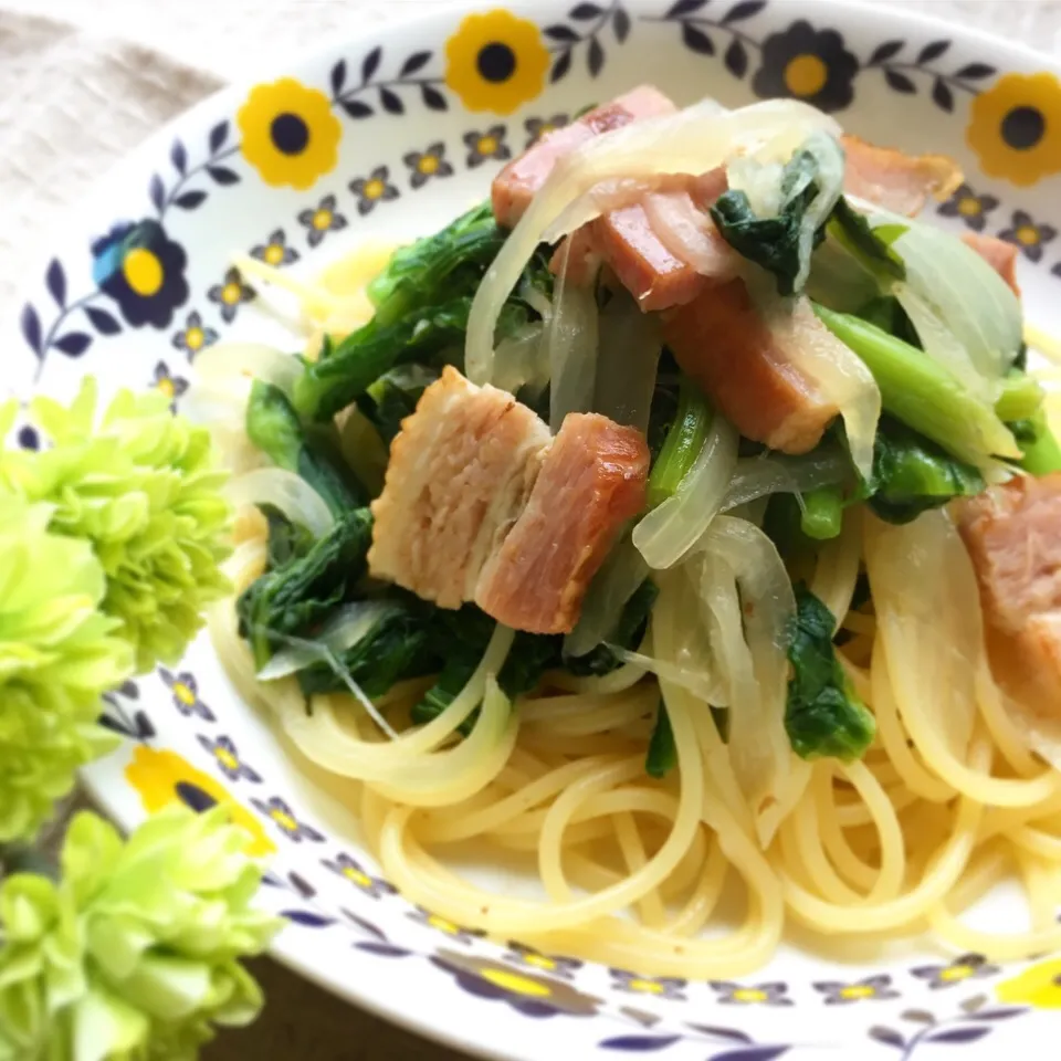 厚切りベーコンと小松菜たっぷり♡
アーリオオーリオ♪♪♪|料理研究一家「古川家」さん