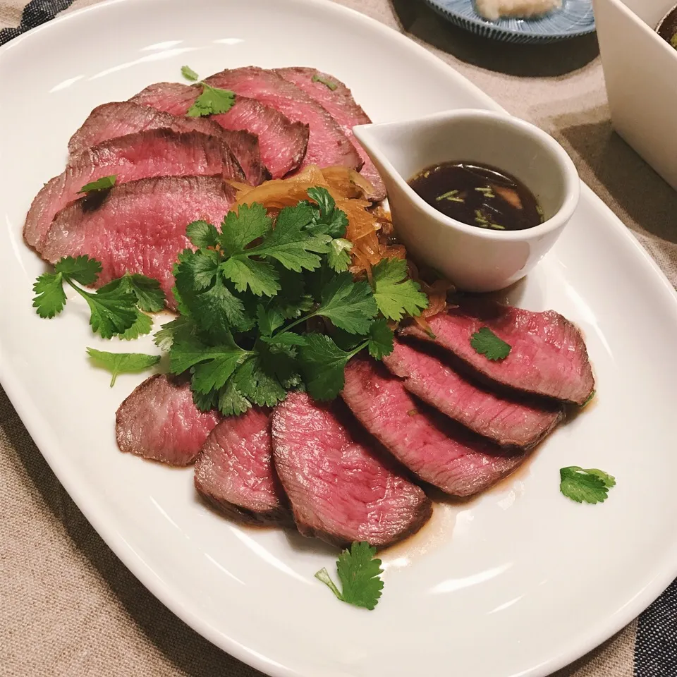 Imanaka Yukikoさんの料理 🐄牛たたきの🐃🐂
オニオンパクチーポン酢漬け🌿|麻紀子さん