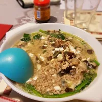 Spinach mushroom duck egg soup. Mince pork and thousand year egg.|Wing Yung Chanさん